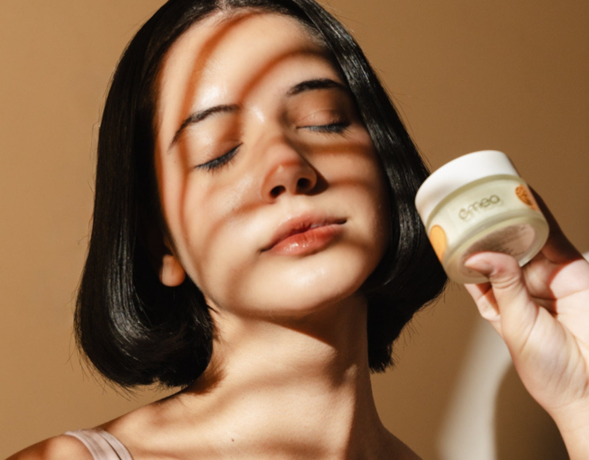 Targets Tan & Pigmentation Deeply